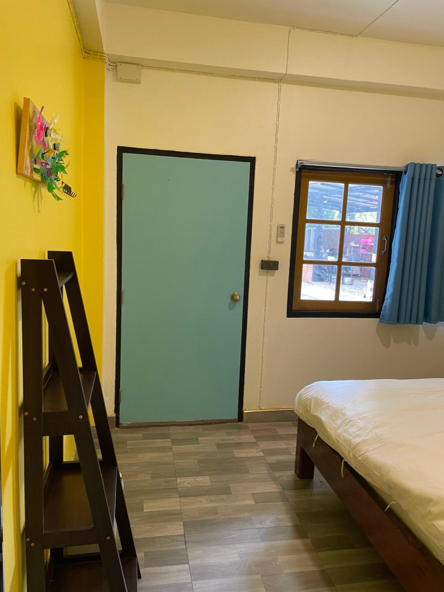 Revolution Chiang Mai - Old Town Hostel Eksteriør bilde